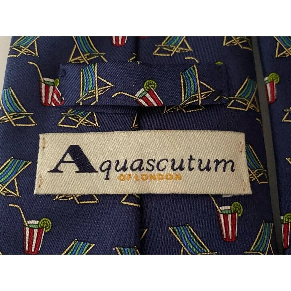 Aquascutum 100% Silk Tie Navy Blue Made in England Cool Beach Theme Vintage 3.75